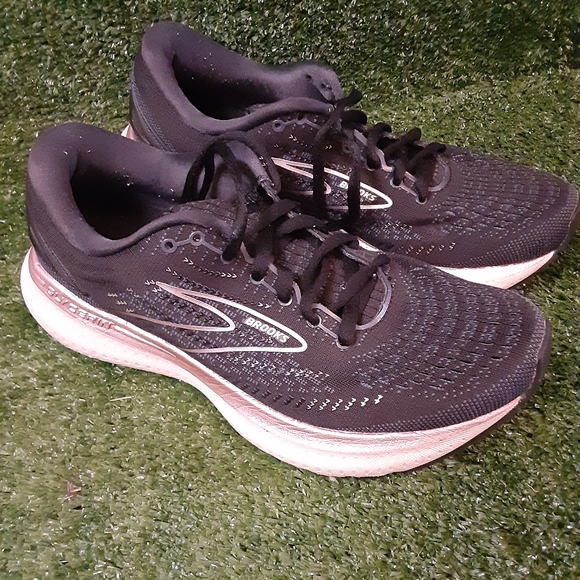 Brooks Shoes - Brooks Womens Glycerian 19 Black/Pink running shoes size 7.5D (wide)